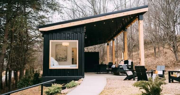 Black Lily Pad Shipping Container