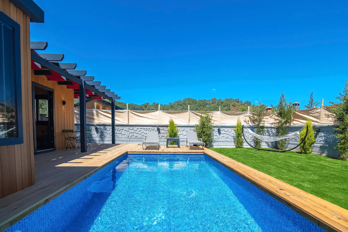 Garden Holiday Tiny House Near The Beach with Pool and Jacuzzi - Dream ...