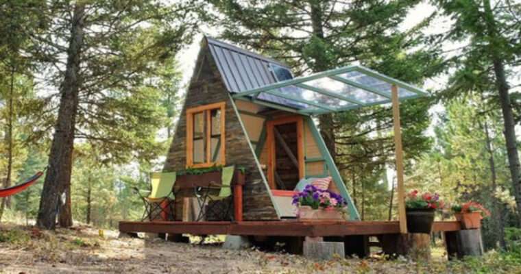 Cute A-Frame Cabin Built in 3 Weeks