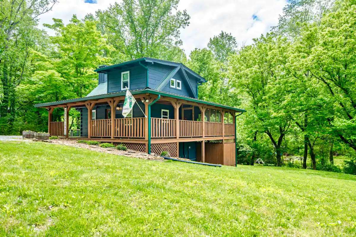 cozy-and-peaceful-cabin-in-townsend-tn-dream-tiny-living