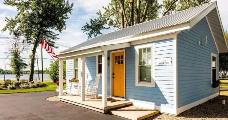 Heron’s Nest Tiny Cottage Next to Paw Paw Lake