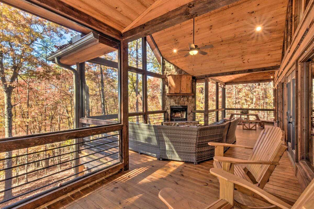 Tiny Cabin with Mountain View and Fireplace - Dream Tiny Living